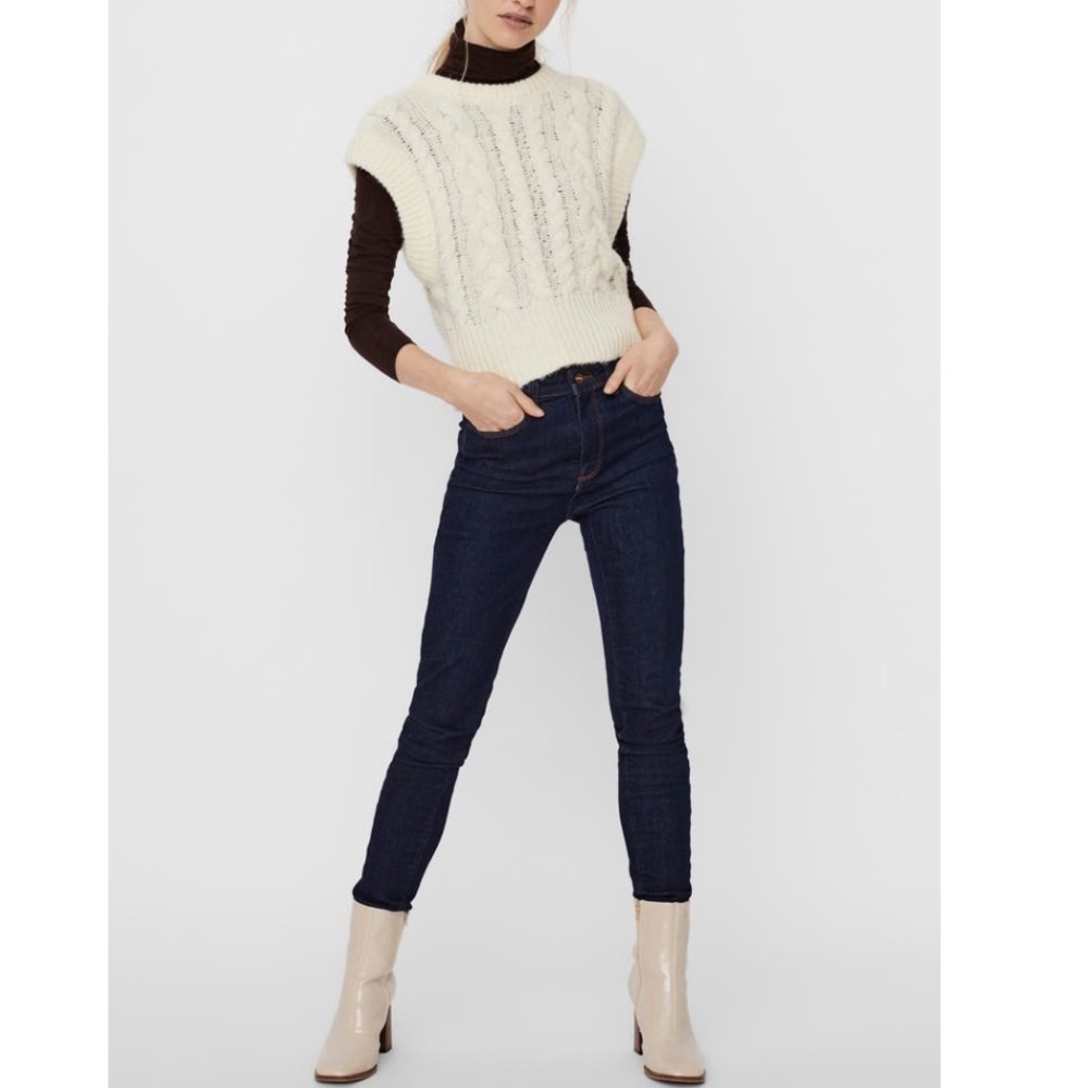 Vera Moda Sweater Vest - Picture 15 of 15